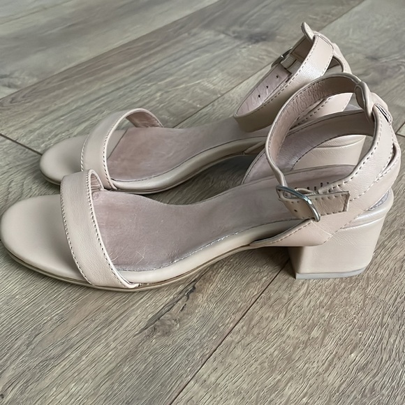 J. Jill light pink/cream shoes - Picture 4 of 10